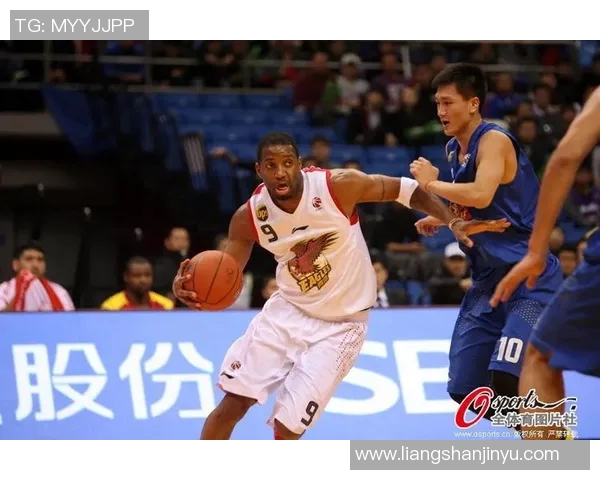 CBA激战广东队迎战青岛麦迪全力争胜展现篮球魅力 CBA激战广东队迎战青岛麦迪全力争胜展现篮球魅力